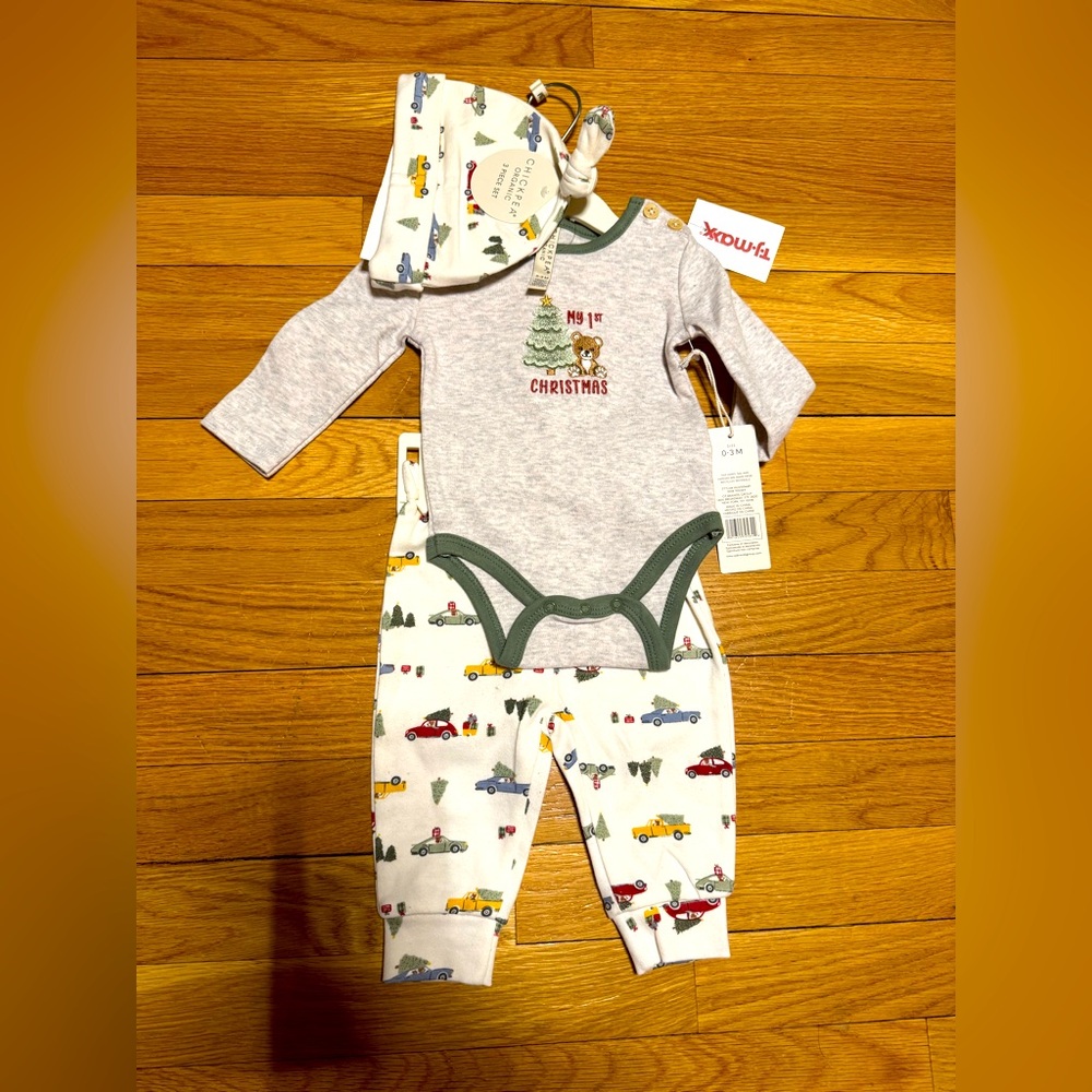 My First Christmas Outfit NWT 0/3 months